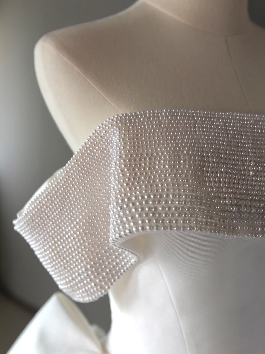 Princess Bridal Dress Ball Gown Off The Shoulder Satin Wedding Dress With Beads White Wedding Dresses Modest Wedding Gowns DH1550