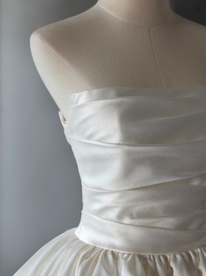 Princess Bridal Dress Ball Gown Strapless Satin Wedding Dress With Ruffles White Wedding Dresses Simple Wedding Gowns DH1552