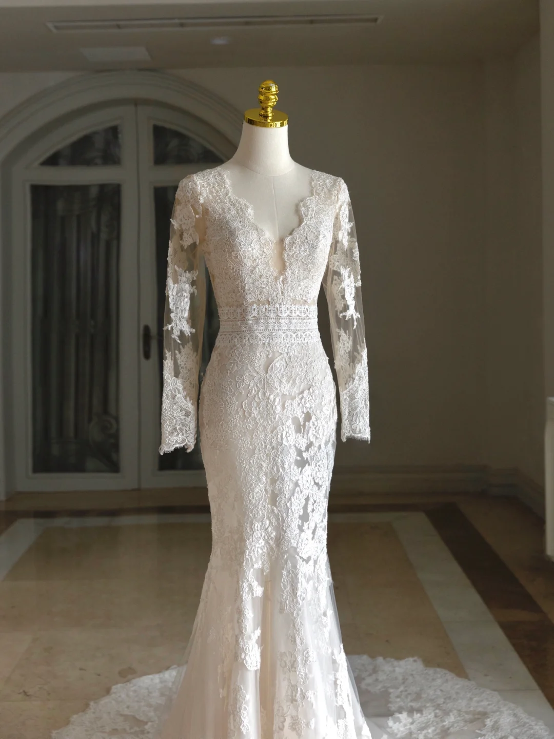 Luxury Mermaid V Neck Long Sleeves Lace White Wedding Dress Modest Wedding Dresses Princess Wedding Gowns DH1558
