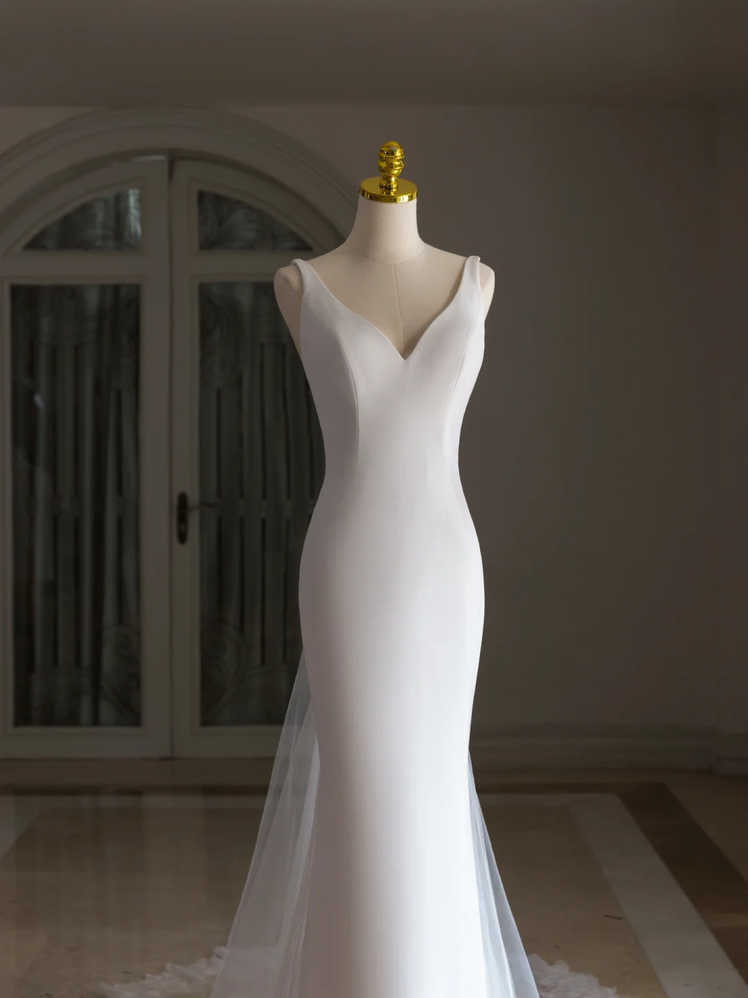 Simple Mermaid V Neck Satin White Wedding Dress Modest Wedding Dresses Princess Wedding Gowns DH1559