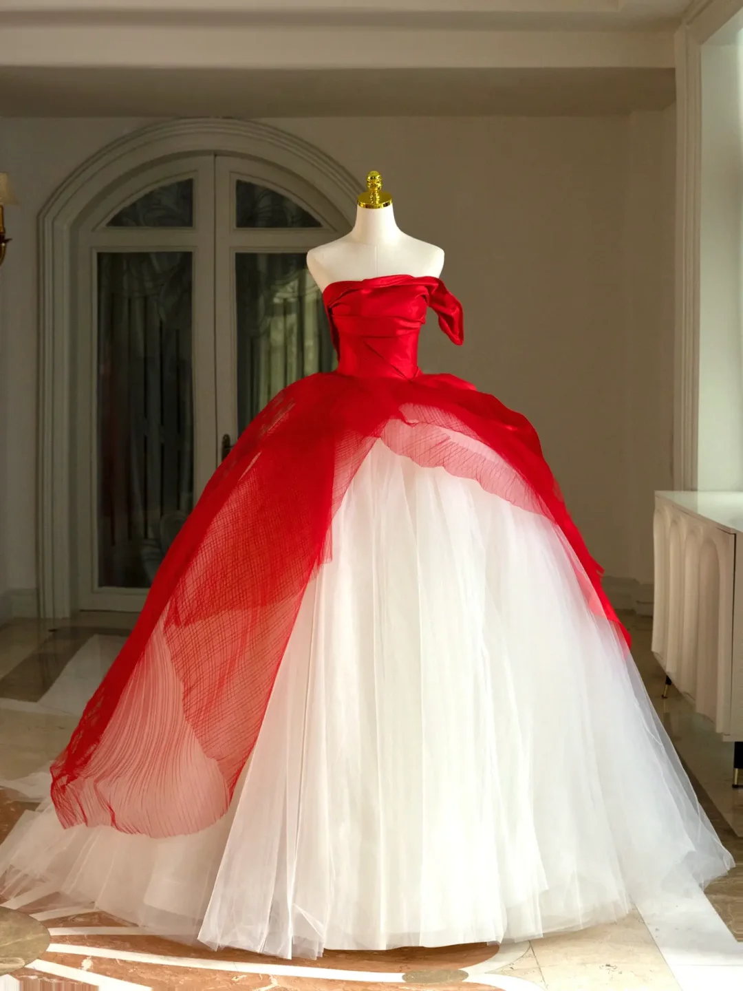 Sweet Ball Gown Strapless Sleeveless Tulle Red Quinceanera Dress Formal Gowns Vestido De 15 Anos Sweet 16 Dress DH1561