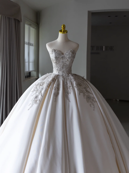 Luxury Ball Gown Sweetheart With Beads Wedding Dress Modest Wedding Dresses Princess Wedding Gowns DH1562