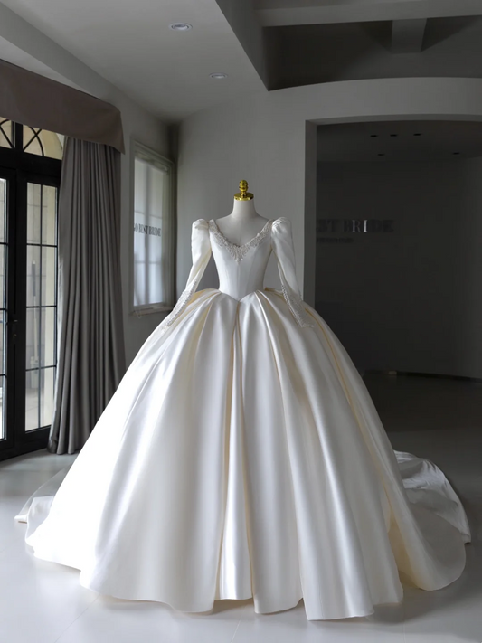 Princess Bridal Dress Ball Gown V Neck Long Sleeves White Wedding Dress With Ruffles Beads White Wedding Dresses Modest Wedding Gowns DH1563