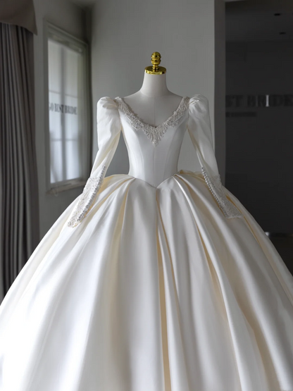 Princess Bridal Dress Ball Gown V Neck Long Sleeves White Wedding Dress With Ruffles Beads White Wedding Dresses Modest Wedding Gowns DH1563