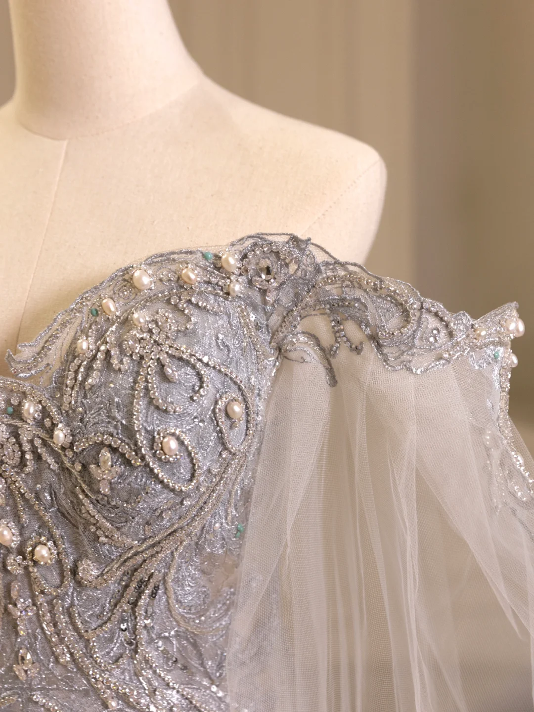 Princess Bridal Dress Mermaid Off The Shoulder Lace Tulle Wedding Dress With Long Sleeves Wedding Dresses Modest Wedding Gowns DH1564