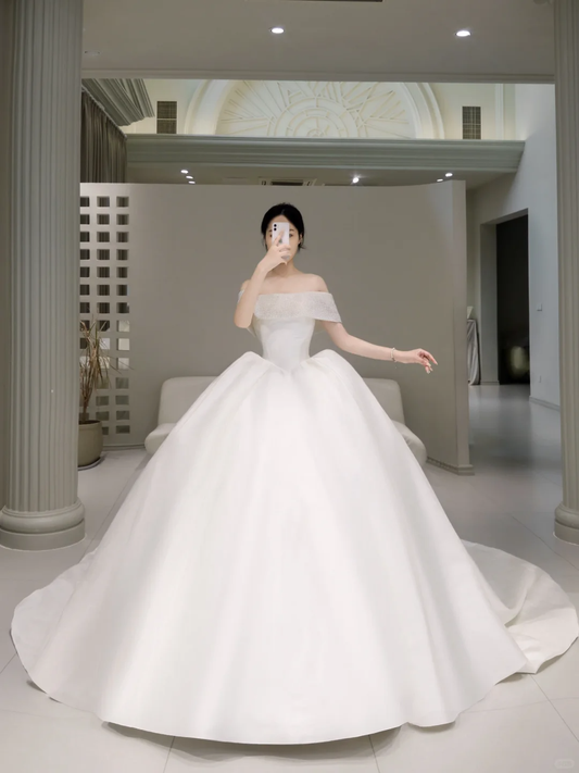 Unique Bridal Dress Ball Gown Off The Shoulder Silver Beads Satin White Long Wedding Dresses Luxury Bride Dress Bridal Gowns DH1612