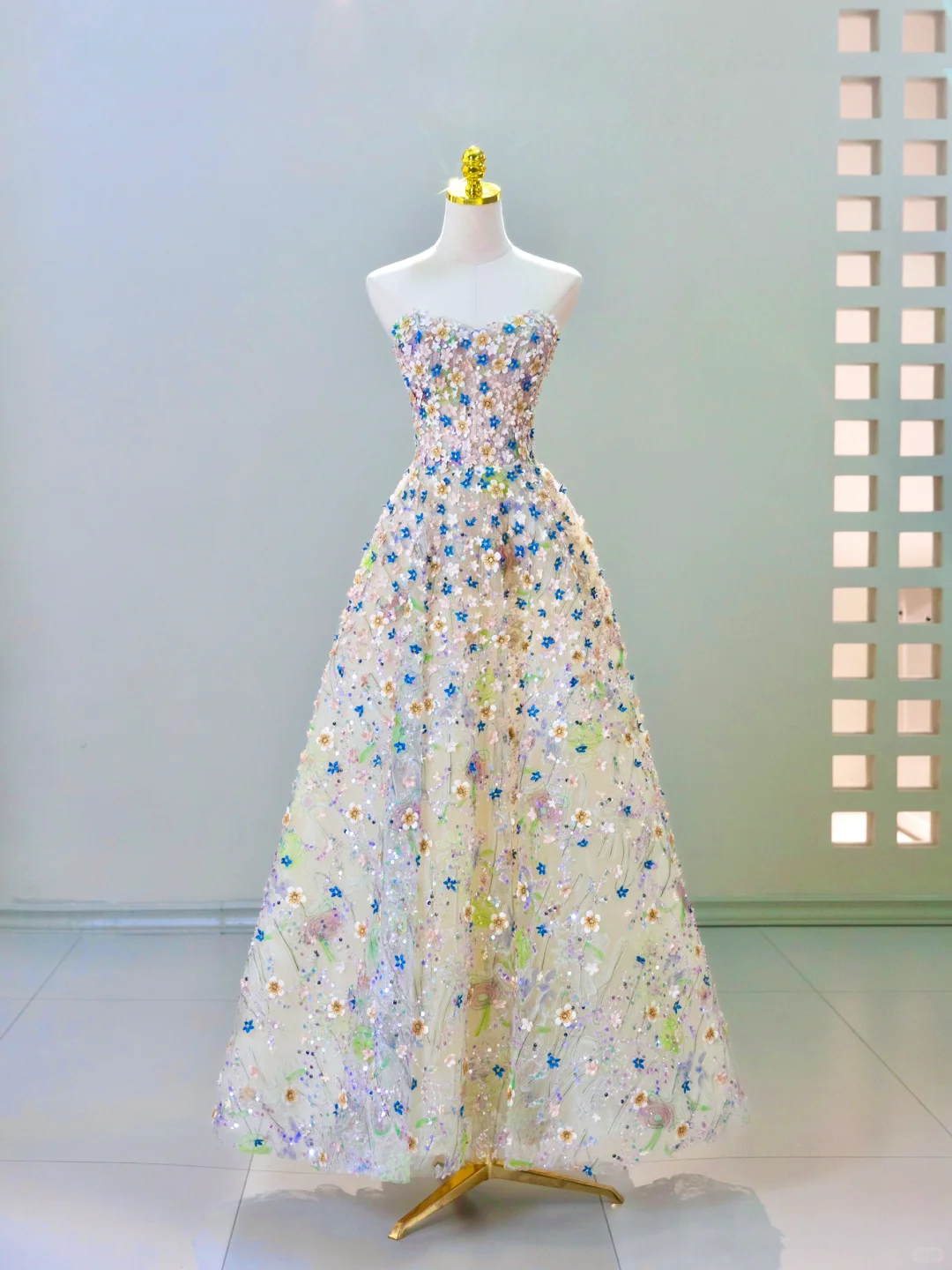 Princess Bridal Dress A Line Sweetheart Lace Wedding Dress With Flowers Wedding Dresses Modest Wedding Gowns DH1615