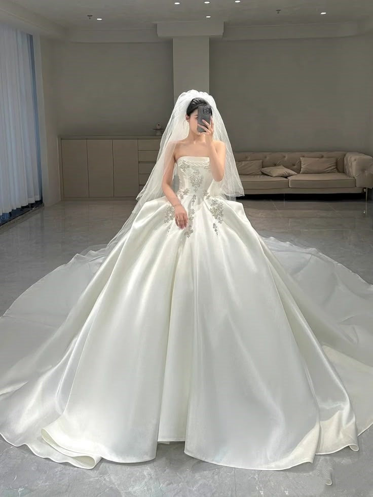 Romantic Wedding Gown Bridal Dress Ball Gown Strapless Wedding Dress White Lace Wedding Dresses Modest Wedding Gowns DH1775