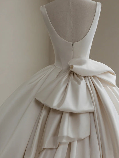 Romantic Wedding Gown Bridal Dress Ball Gown Square Neck Satin Wedding Dress Ivory Wedding Dresses Modest Wedding Gowns DH1781