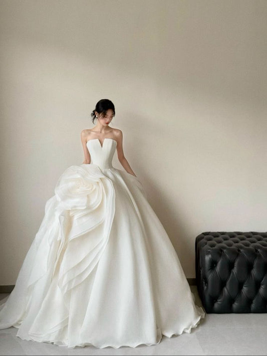 Romantic Wedding Gown Bridal Dress Ball Gown Strapless Satin Wedding Dress Ivory Wedding Dresses Modest Wedding Gowns DH1786