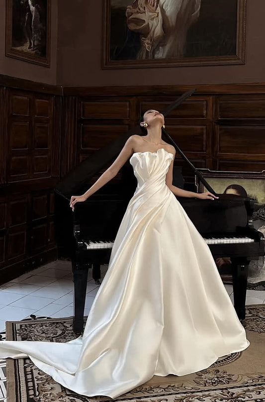 Romantic Wedding Gown Bridal Dress Ball Gown Strapless Satin Wedding Dress White Wedding Dresses Modest Wedding Gowns DH1788