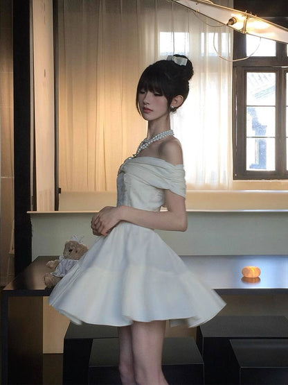 Classy A Line Off The Shoulder White Lace Satin Short Mini Formal 8th Grade Homecoming Dresses Middle School Hoco Court Dress 16th Birthday Dress Hoco Outfits DH1796