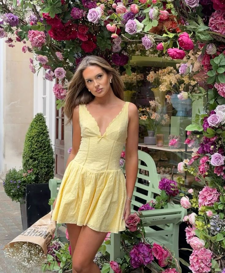 Cute A Line V Neck Yellow Grad Dress Inspo Short Mini Formal 8th Grade Homecoming Dresses High School Hoco Court Dress Graduation Dress Cocktail Birthday Outfits DH1834