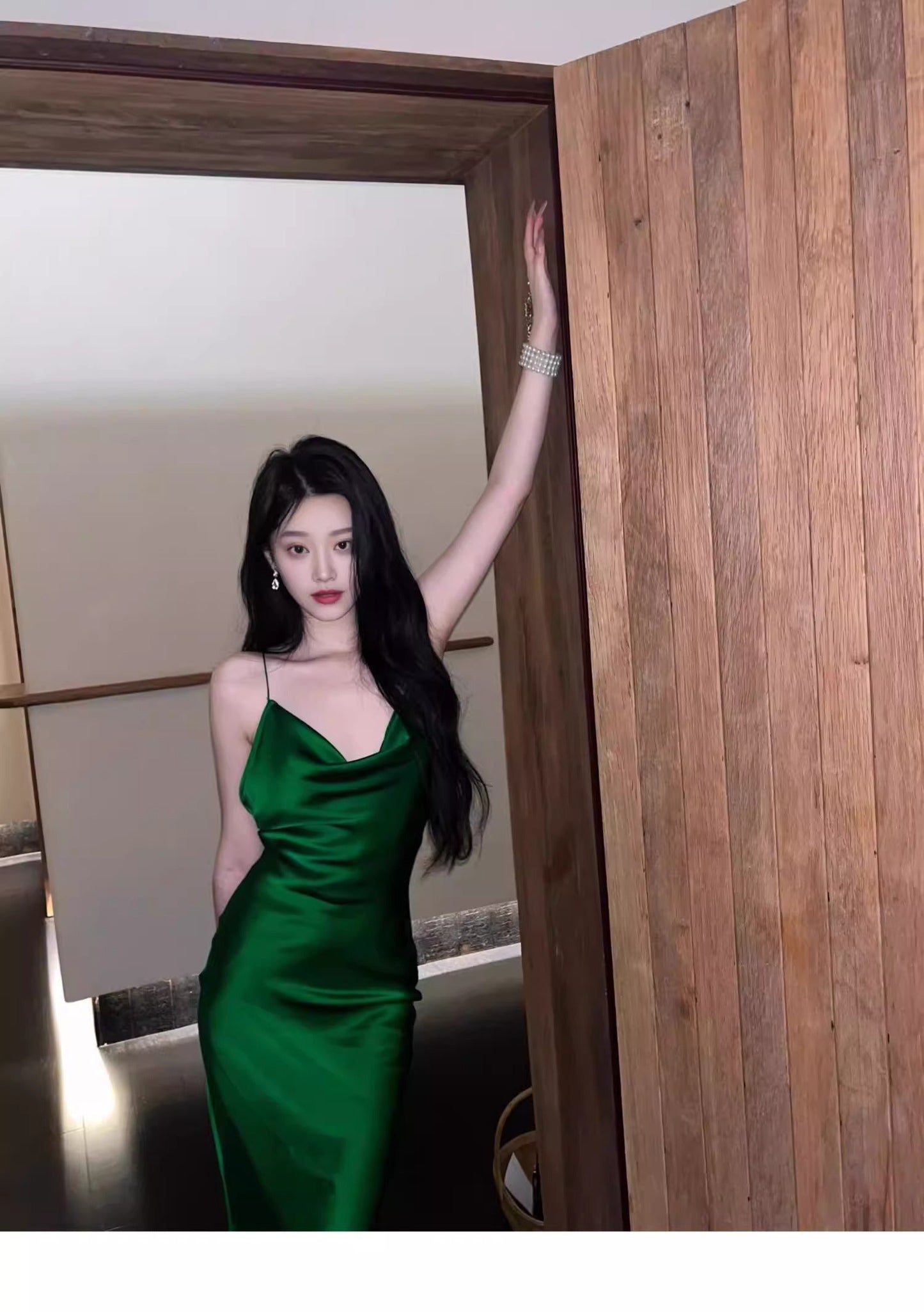 Sexy Sheath Spaghetti Straps Green Backless Satin Long Prom Dresses Party Dress 20th Birthday Outfits Graduation Dresses DH1886