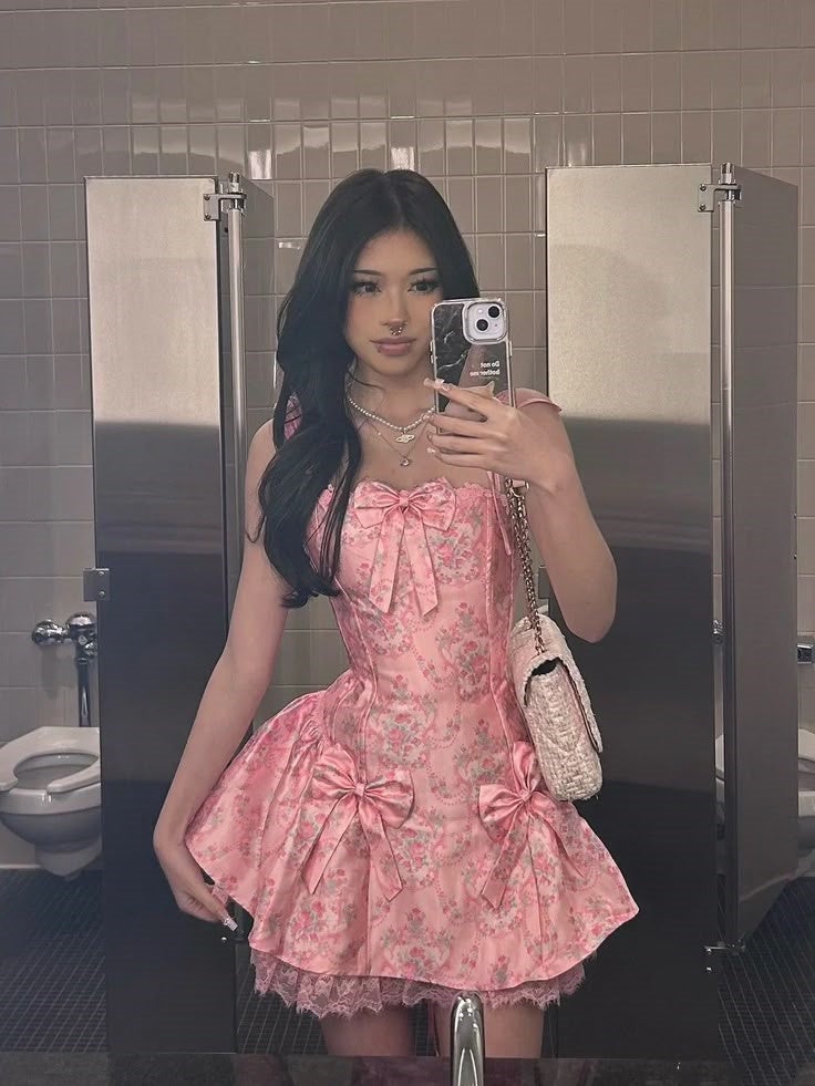 Classy A Line Spaghetti Straps Pink Satin Grad Dress Inspo Short Mini Formal 8th Grade Homecoming Dresses Middle School Hoco Court Dress Graduation Dress Cocktail Dress 16th Birthday Outfits DH1921