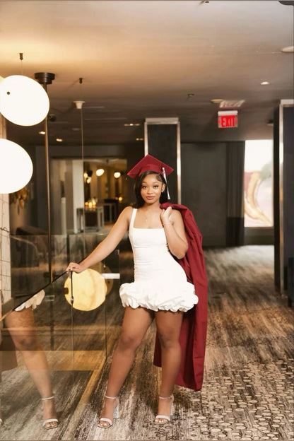 Sexy Sheath Square Neck Satin White Grad Dress Inspo Short Mini Formal 8th Grade Homecoming Dresses High School Hoco Court Dress Graduation Dress Cocktail Gown Birthday Outfits DH1930