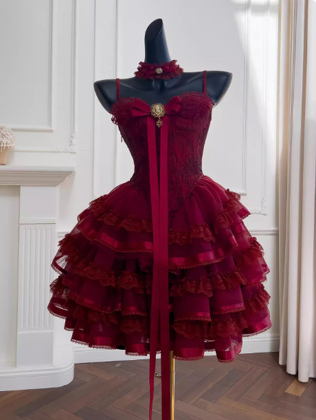 Modest Ball Gown Spaghetti Straps Burgundy Lace Grad Dress Inspo Short Mini Formal 8th Grade Homecoming Dresses High School Hoco Court Dress Graduation Dress Cocktail Gown Birthday Outfits DH1938