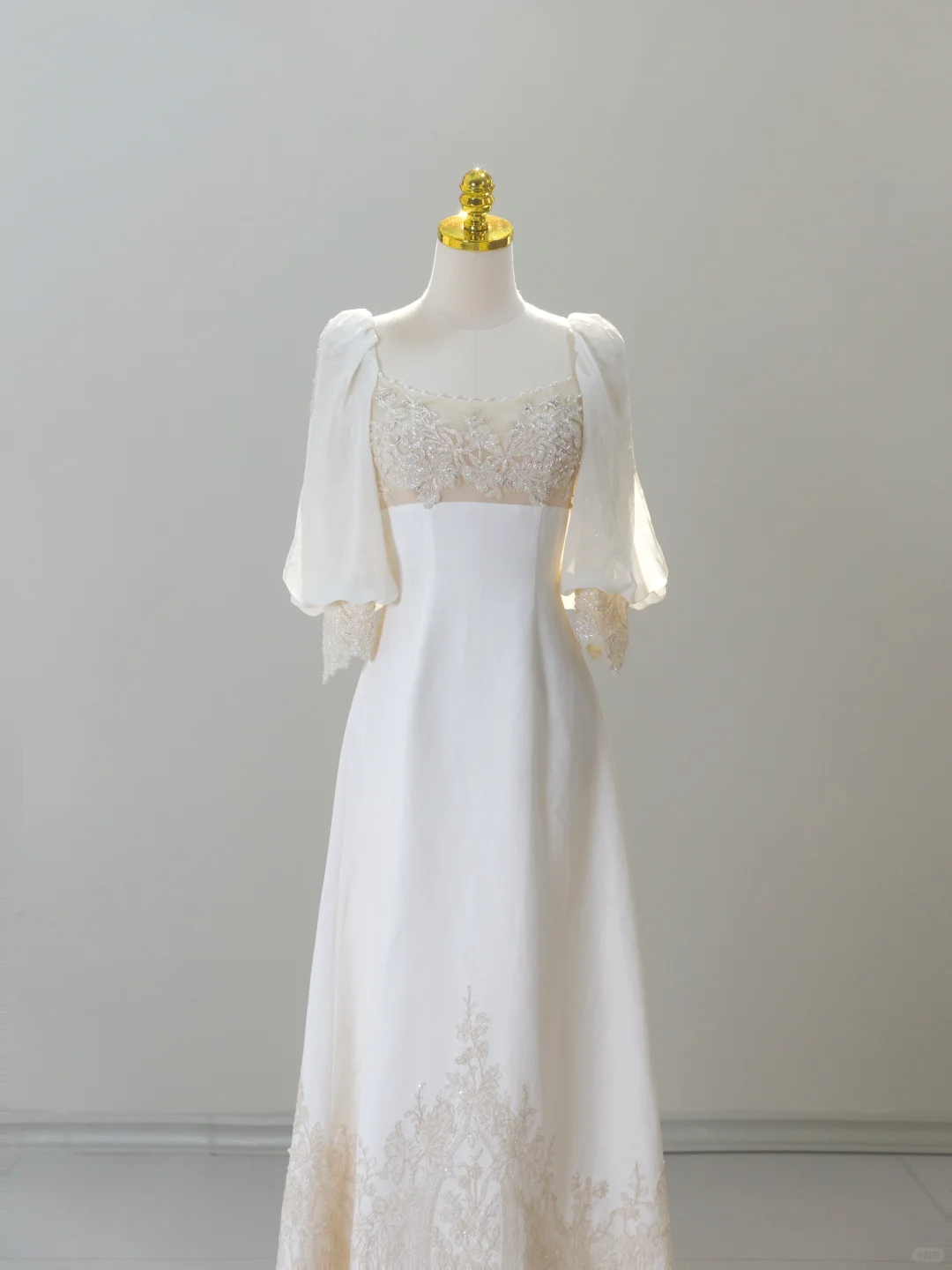 Romantic Wedding Gown Bridal Dress A Line Square Neck Satin Wedding Dress Ivory Wedding Dresses Modest Wedding Gowns DH2038