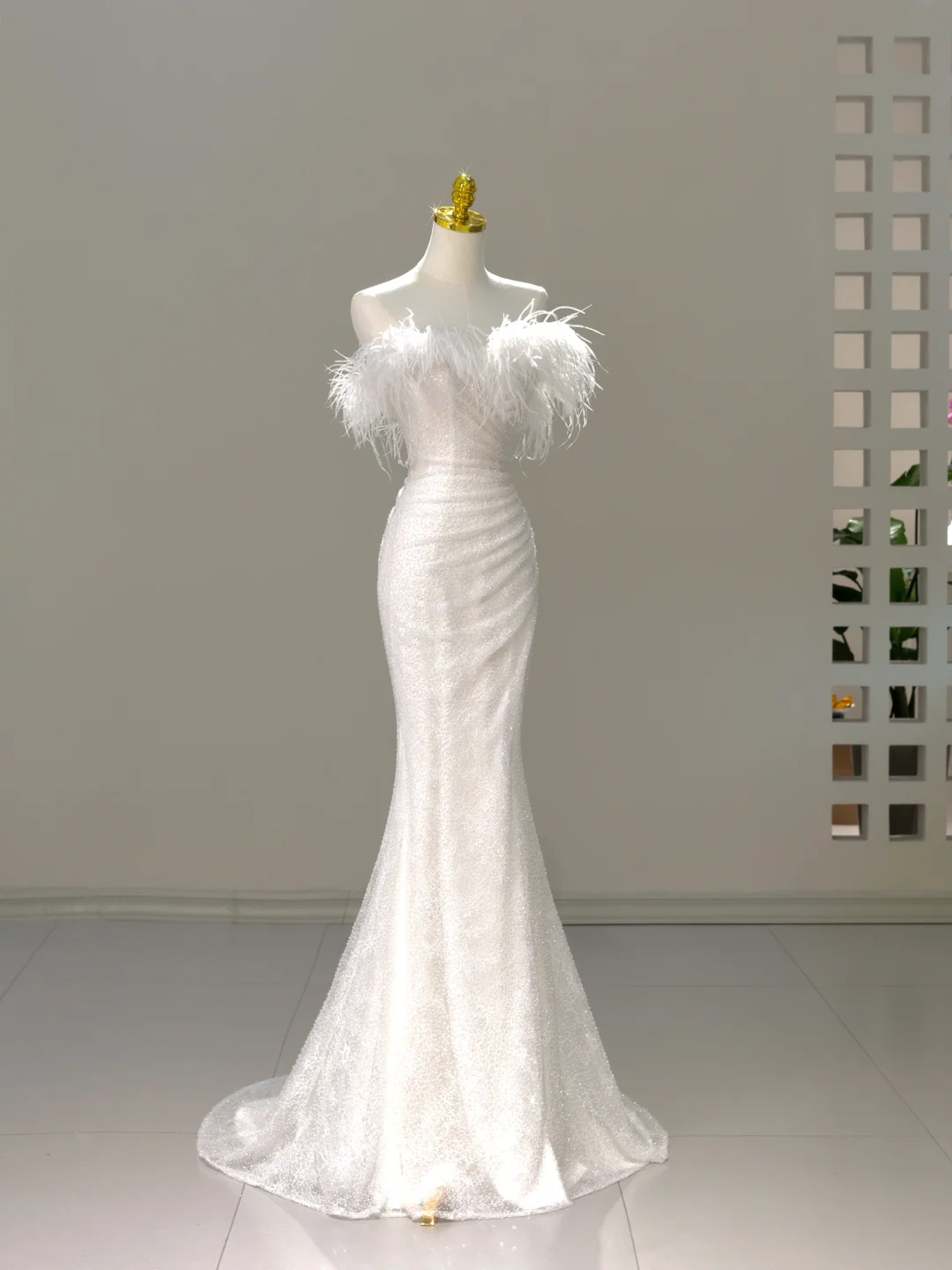 Princess Bridal Dress Mermaid Off The Shoulder White Sequin Feathers Wedding Dress Wedding Dresses Modest Wedding Gowns DH2039