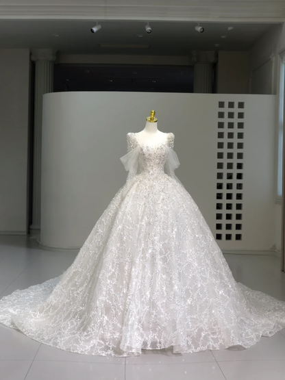 Romantic Wedding Gown Bridal Dress Ball Gown Square Neck Satin Wedding Dress White Wedding Dresses Modest Wedding Gowns DH2041