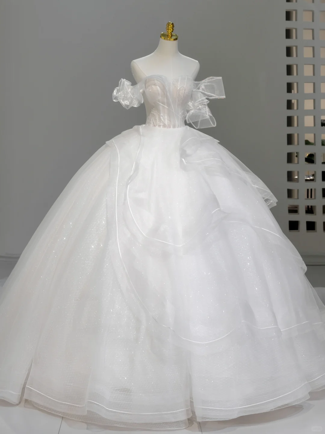 Princess Bridal Dress Ball Gown Off The Shoulder White Tulle Long Wedding Dress Simple Wedding Dresses Modest Wedding Gowns DH2044