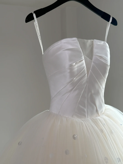 Dreamy Wedding Gown Bridal Dress Ball Gown Strapless Tulle Wedding Dress Long Sleeves Wedding Dresses Modest Wedding Gowns DH2049