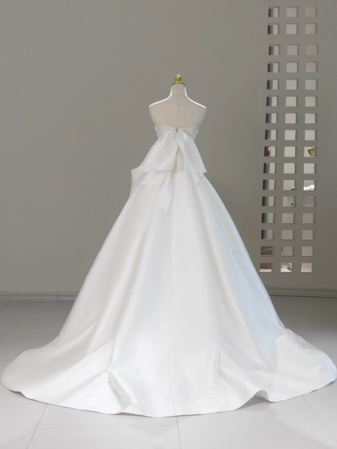 Timeless Bridal Dress Ball Gown Sweetheart Satin White Long Wedding Dress Boho Wedding Dresses Modest Wedding Gowns DH2059