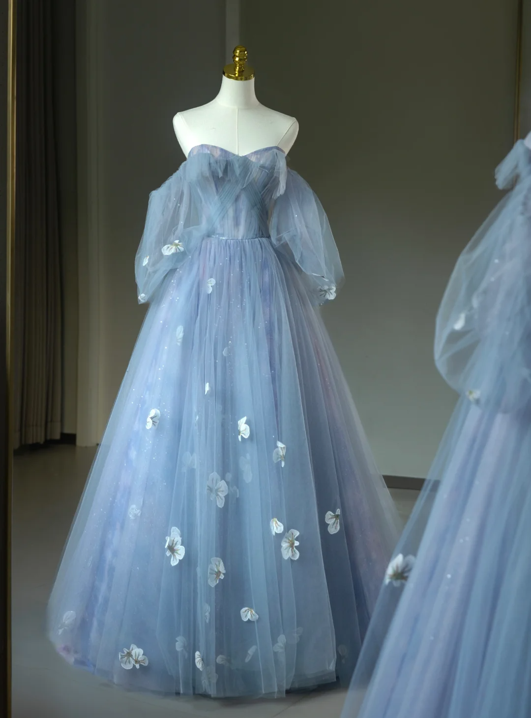 Pretty Ball Gown Off The Shoulder Blue Tulle Long Floral Quinceanera Dress Formal Gowns Sweet 17 Dresses Vestido De 15 Anos Sweet 16 Dress DH2062