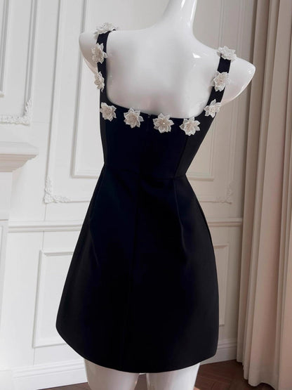 Modest Sheath Square Neck Black Satin Formal Short Homecoming Dress Middle School Short 21st Birthday Outfits Graduation Dress Cocktail Dresses DH2176