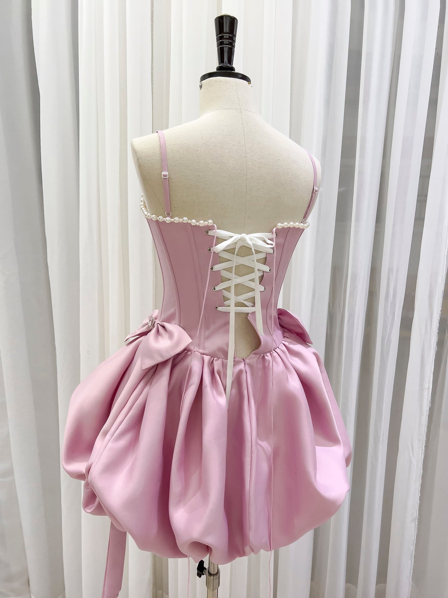 Modest Ball Gown Spaghetti Straps Satin Short Formal Homecoming Dress Middle School Short 18th Birthday Outfits Graduation Dress Cocktail Dresses DH2289