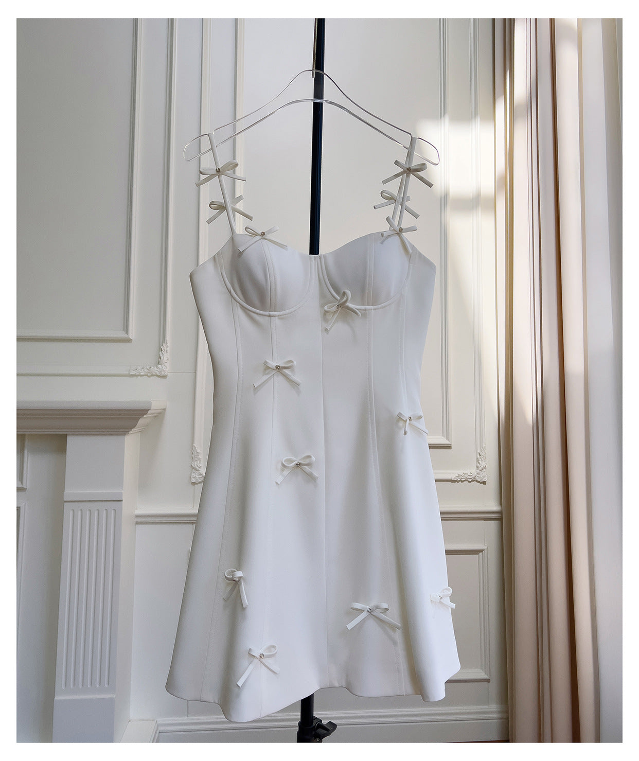 Pretty A Line Spaghetti Straps White Short Formal Homecoming Dresses Middle School Short 21st Birthday Outfits Graduation Dress Mini Cocktail Dresses DH2295