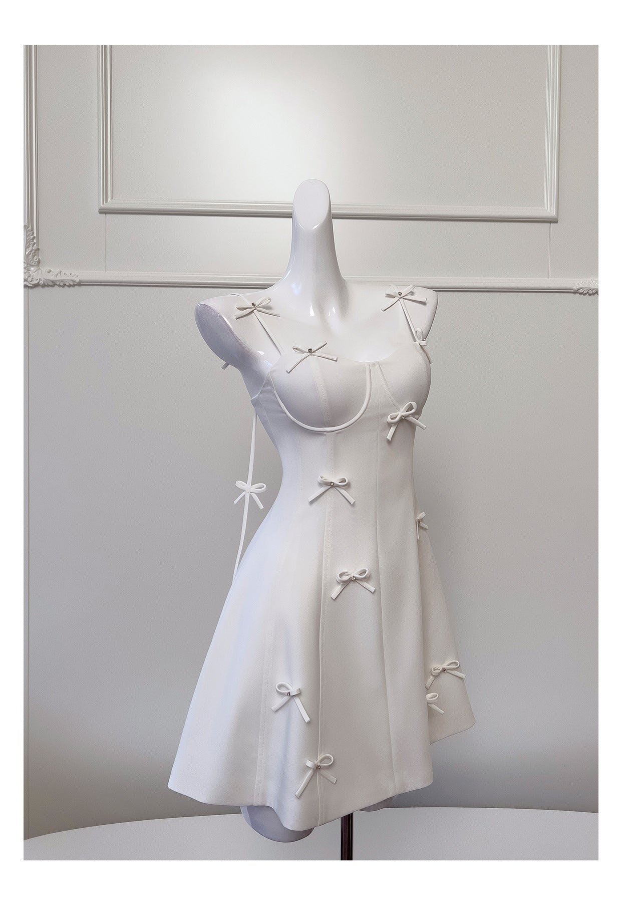 Pretty A Line Spaghetti Straps White Satin Short Formal Homecoming Dresses Middle School Short 21st Birthday Outfits Graduation Dress Mini Cocktail Dresses DH2296