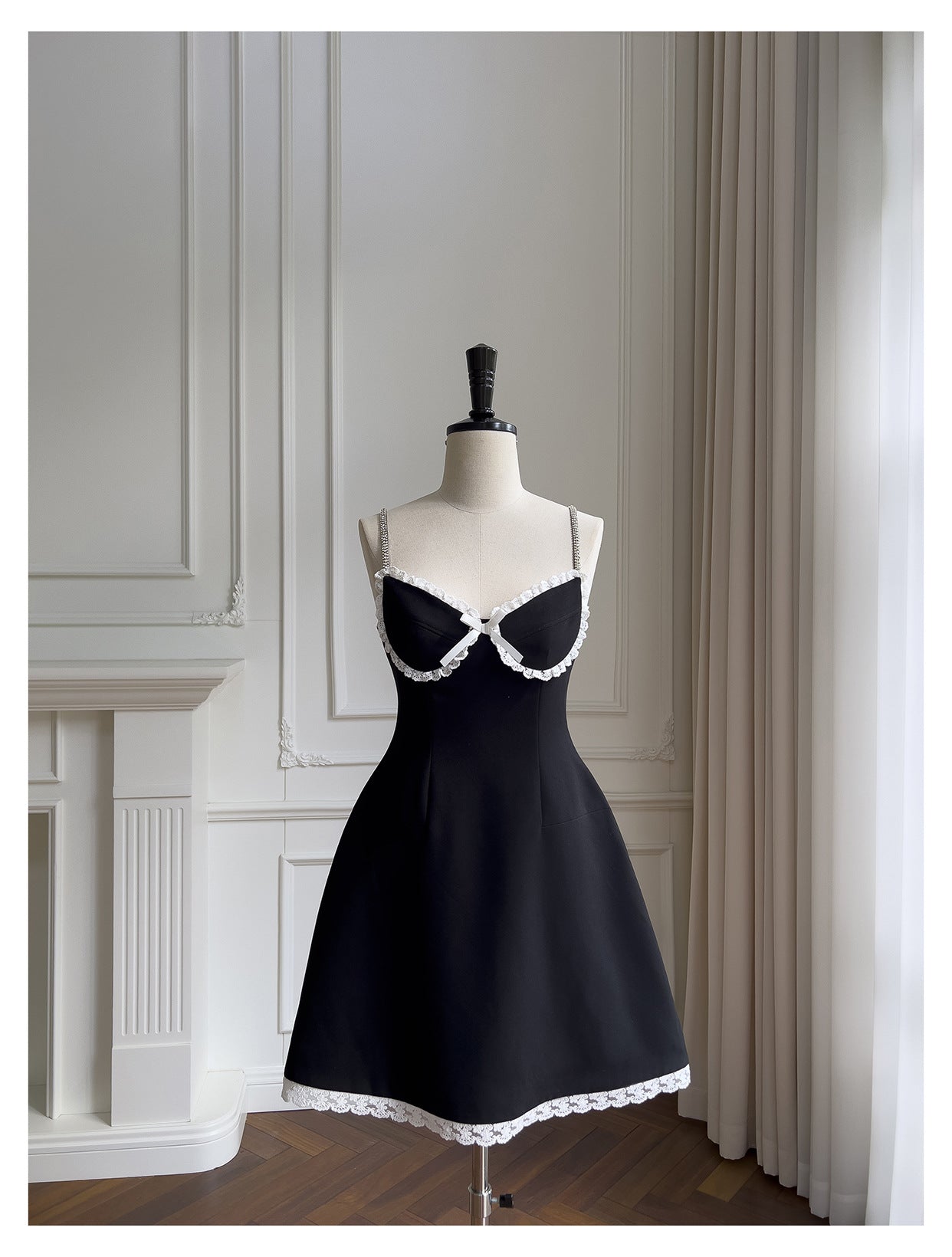 Pretty A Line Spaghetti Straps Black Satin Short Formal Homecoming Dresses Middle School Short 21st Birthday Outfits Graduation Dress Mini Cocktail Dresses DH2300