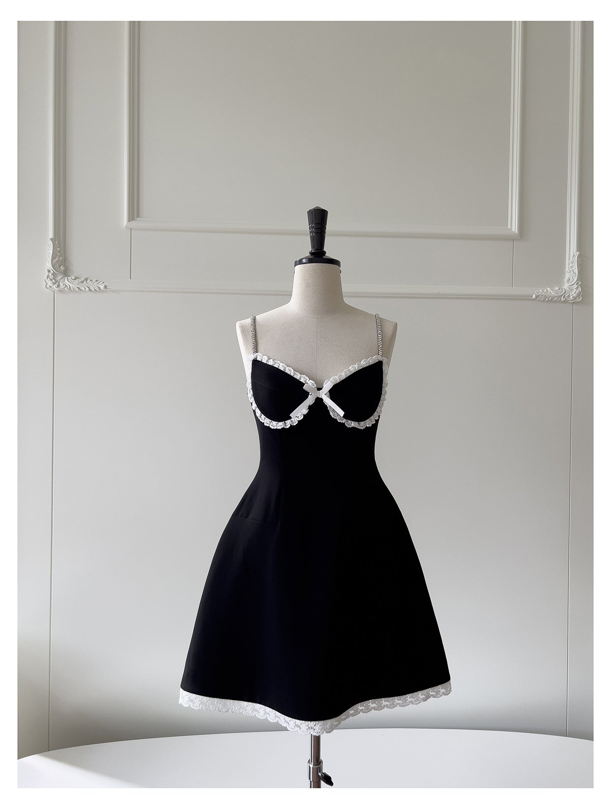 Pretty A Line Spaghetti Straps Black Satin Short Formal Homecoming Dresses Middle School Short 21st Birthday Outfits Graduation Dress Mini Cocktail Dresses DH2300