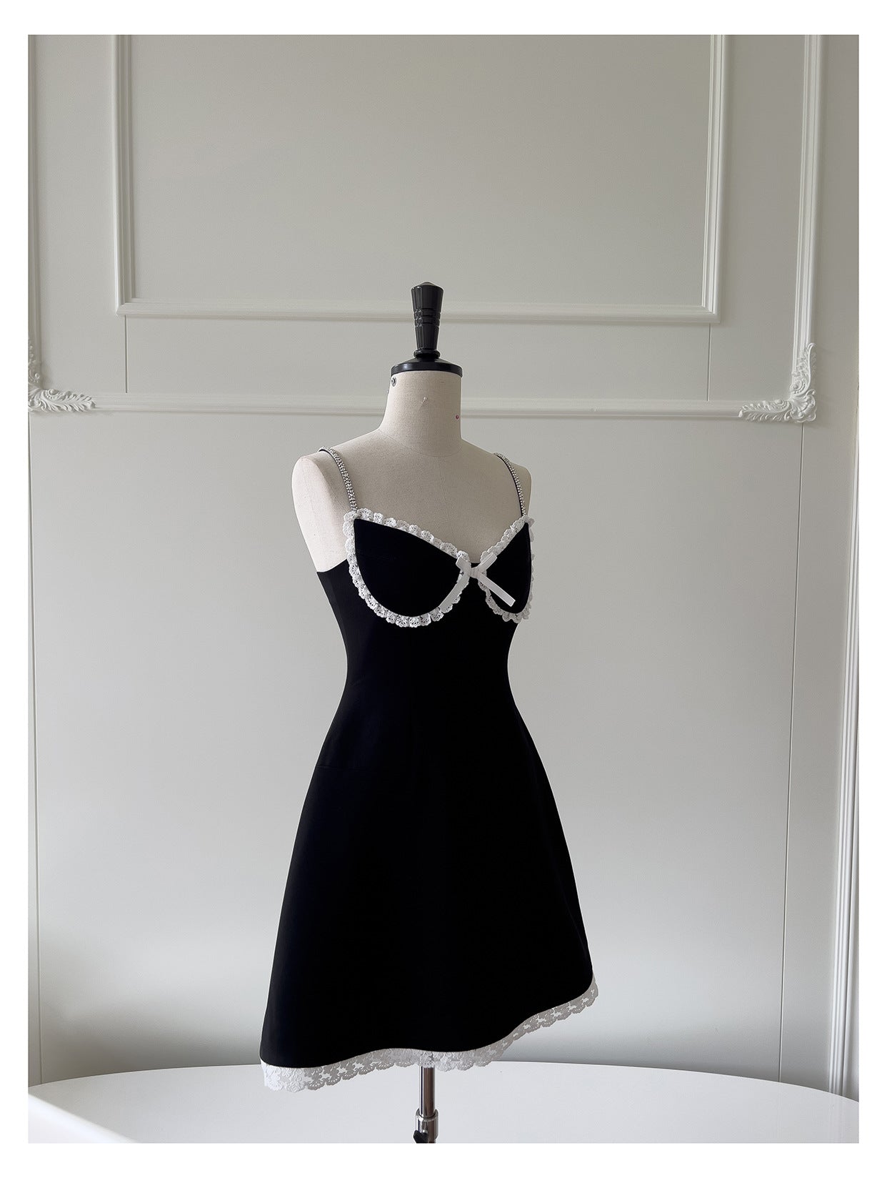 Pretty A Line Spaghetti Straps Black Satin Short Formal Homecoming Dresses Middle School Short 21st Birthday Outfits Graduation Dress Mini Cocktail Dresses DH2300