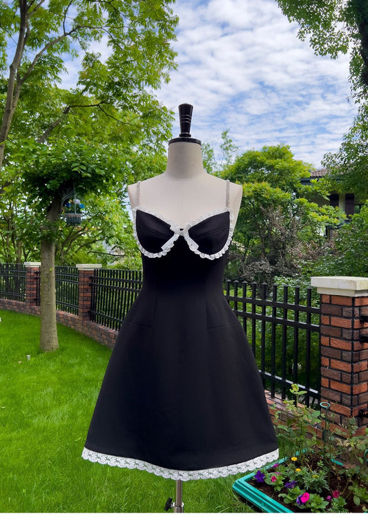 Pretty A Line Spaghetti Straps Little Black Dress Satin Short Formal Homecoming Dresses Middle School Short 21st Birthday Outfits Graduation Dress Mini Cocktail Dresses DH2301