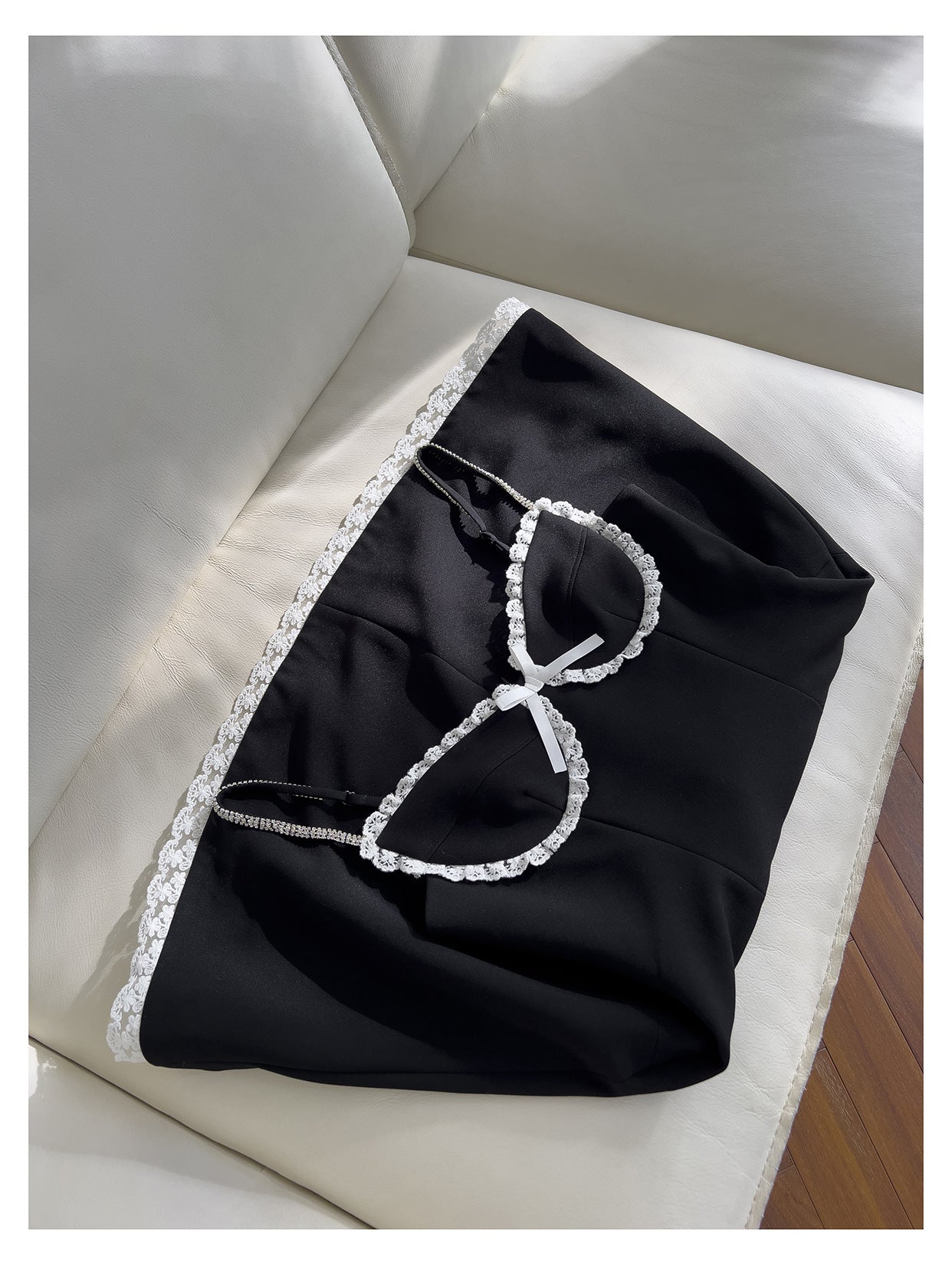 Pretty A Line Spaghetti Straps Little Black Dress Satin Short Formal Homecoming Dresses Middle School Short 21st Birthday Outfits Graduation Dress Mini Cocktail Dresses DH2301