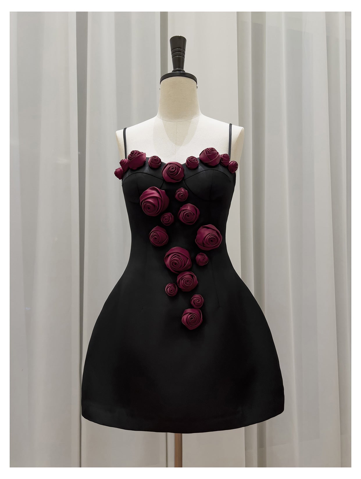 Pretty Ball Gown Spaghetti Straps Black Short Formal Homecoming Dresses Middle School Short 21st Birthday Outfits Graduation Dress Mini Cocktail Dresses DH2304