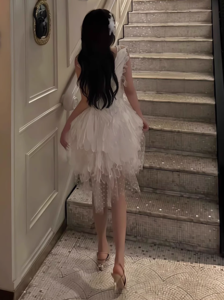 Pretty A line V Neck Lace White Short Formal Homecoming Dresses Middle School Short 21st Birthday Outfits Graduation Dress Mini Cocktail Dresses DH2310