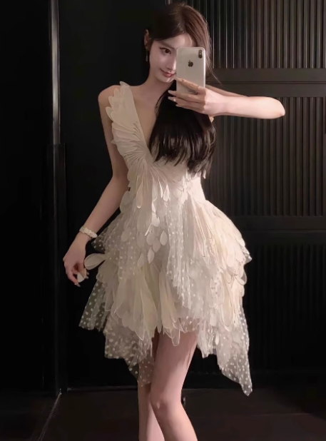 Pretty A line V Neck Lace White Short Formal Homecoming Dresses Middle School Short 21st Birthday Outfits Graduation Dress Mini Cocktail Dresses DH2310