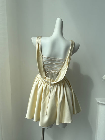 Pretty A line Square Neck Champagne Satin Formal Homecoming Dresses Short 16th Birthday Outfits Graduation Dress Mini Cocktail Dresses DH2466