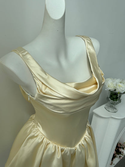 Pretty A line Square Neck Champagne Satin Formal Homecoming Dresses Short 16th Birthday Outfits Graduation Dress Mini Cocktail Dresses DH2466