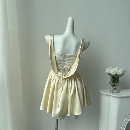 Pretty A line Square Neck Champagne Satin Formal Homecoming Dresses Short 16th Birthday Outfits Graduation Dress Mini Cocktail Dresses DH2466