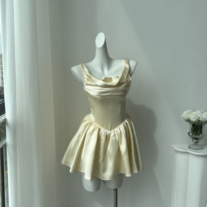 Pretty A line Square Neck Champagne Satin Formal Homecoming Dresses Short 16th Birthday Outfits Graduation Dress Mini Cocktail Dresses DH2466