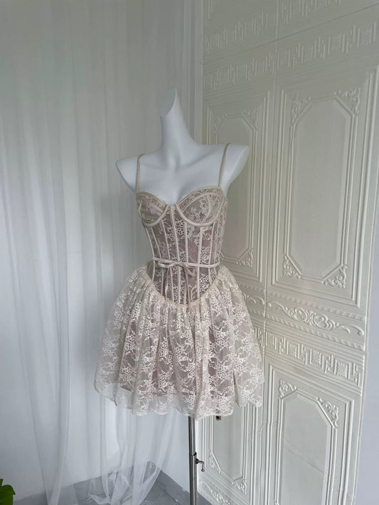 Pretty A line Spaghetti Straps White Lace Formal Homecoming Dresses Short 16th Birthday Outfits Graduation Dress Mini Cocktail Dresses DH2479