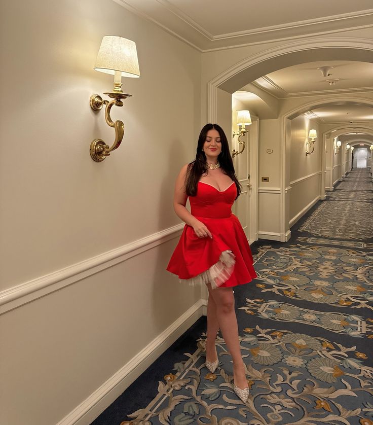 Pretty Ball Gown Spaghetti Straps Satin Red Formal Homecoming Dresses 18th Birthday Outfits Graduation Dress Short Mini Hoco Dresses DH2501