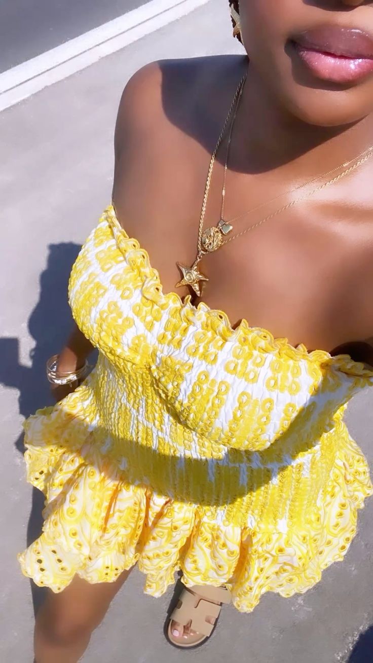 Modest Sheath Strapless Tight Yellow Lace Formal Homecoming Dresses 18th Birthday Outfits Graduation Dress Short Mini Hoco Dresses DH2523