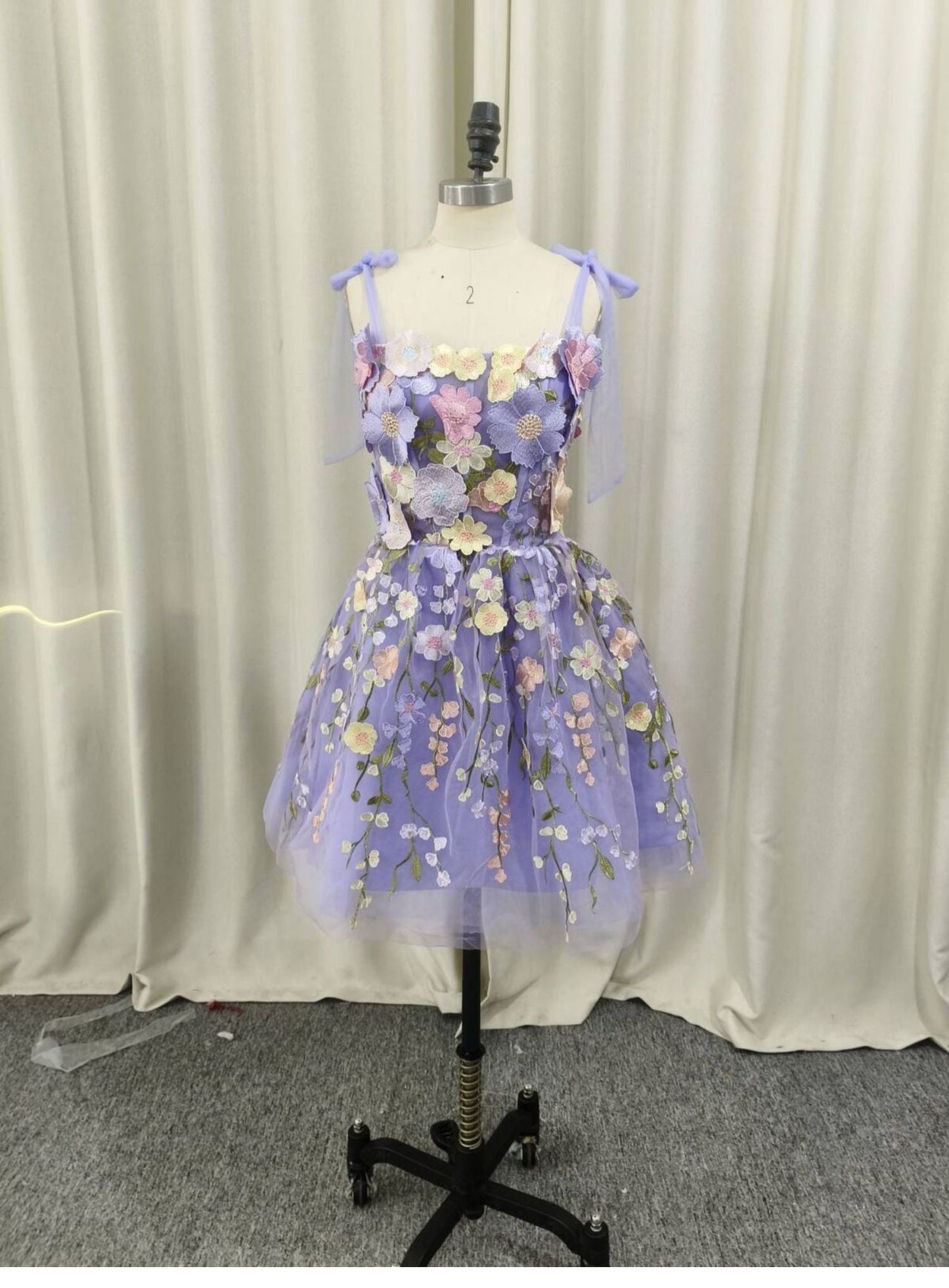 Cute A Line Spaghetti Straps Lilac Tulle Lace Formal Homecoming Dresses 18th Birthday Outfits Graduation Dress Short Mini Hoco Dresses DH2538