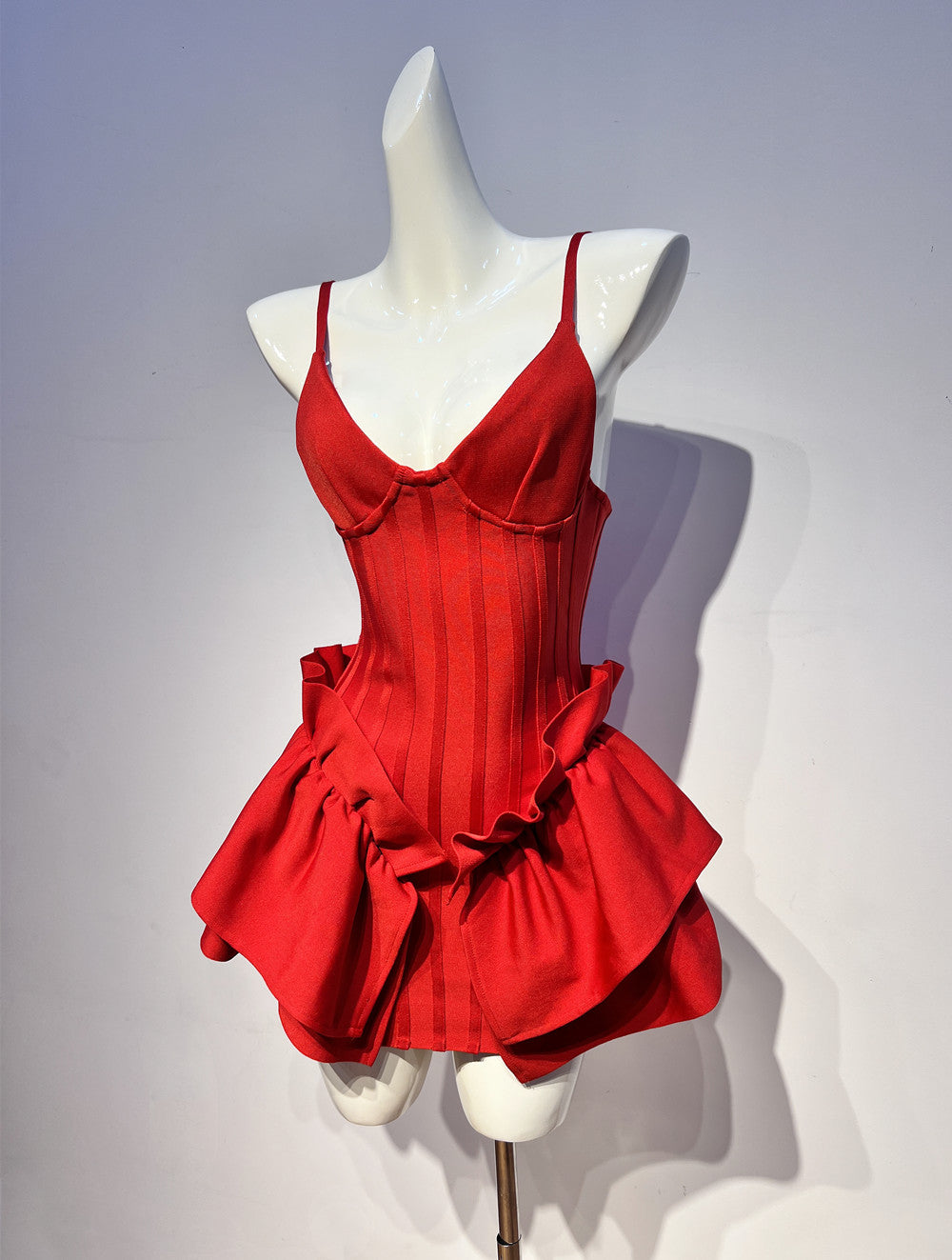 Cute A Line Spaghetti Straps Red Satin Formal Homecoming Dresses 16th Birthday Outfits Graduation Dress Short Mini Hoco Dresses DH2548