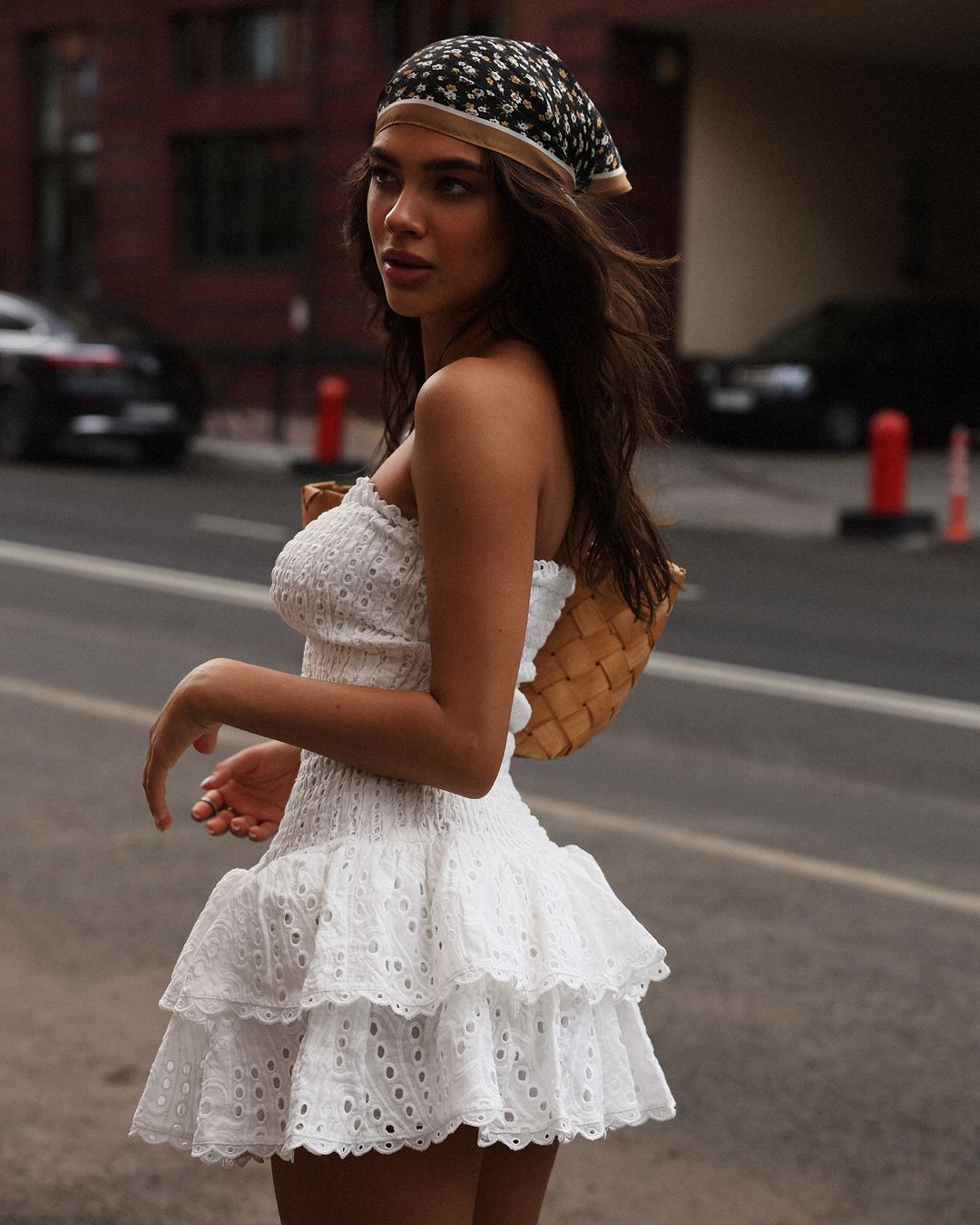 Modest Sheath Strapless Tight White Lace Formal Homecoming Dresses 18th Birthday Outfits Graduation Dress Short Hoco Dresses DH2552